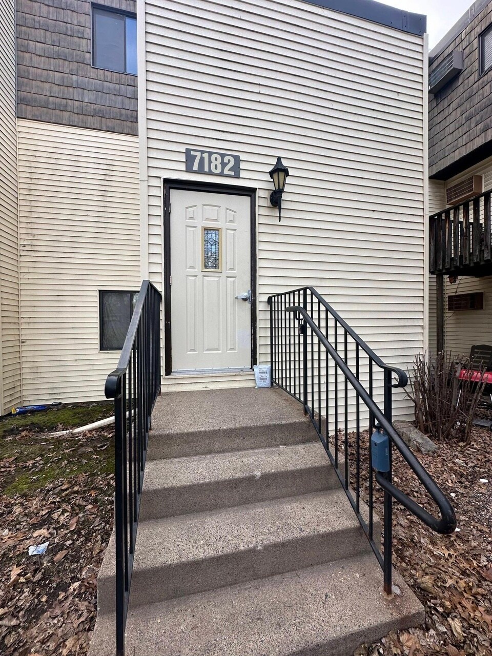 Building Photo - 7182 72nd Ln N