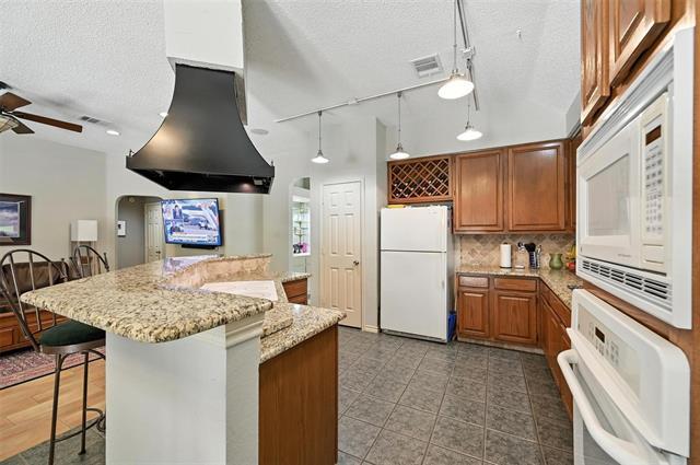 Building Photo - 3201 Oleander Ct