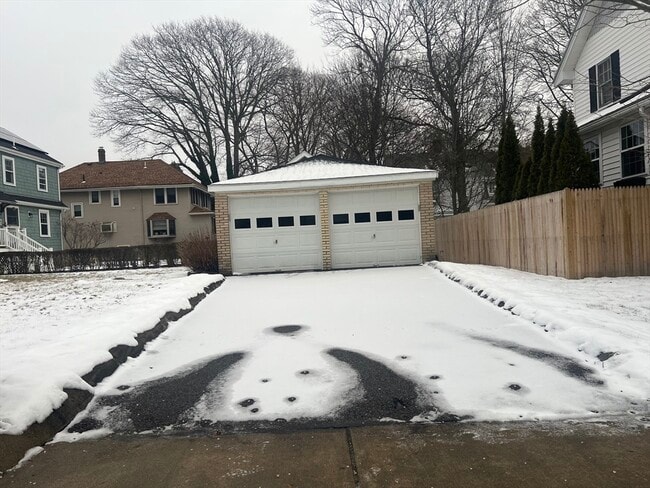 Building Photo - 227 Bellevue St