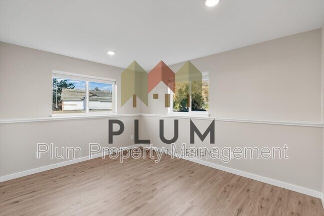 Building Photo - 705 Cleveland St