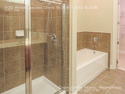 Building Photo - 200 River Landing Dr