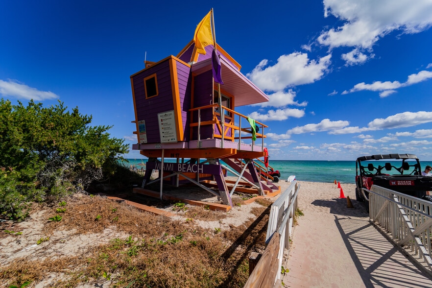 Building Photo - 6450 Collins Ave