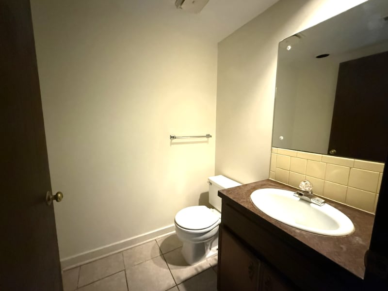 Building Photo - 1330 N Perry Ave