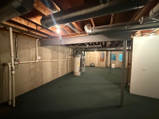 Building Photo - 272 Bay Dr