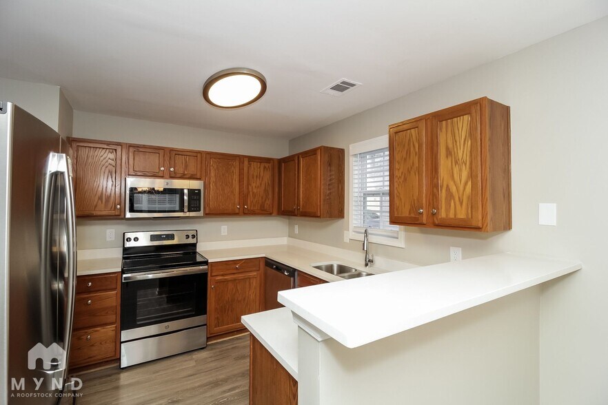 Building Photo - 6551 Snow Bird Ln