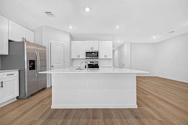 Building Photo - 6127 Bella Breeze Dr