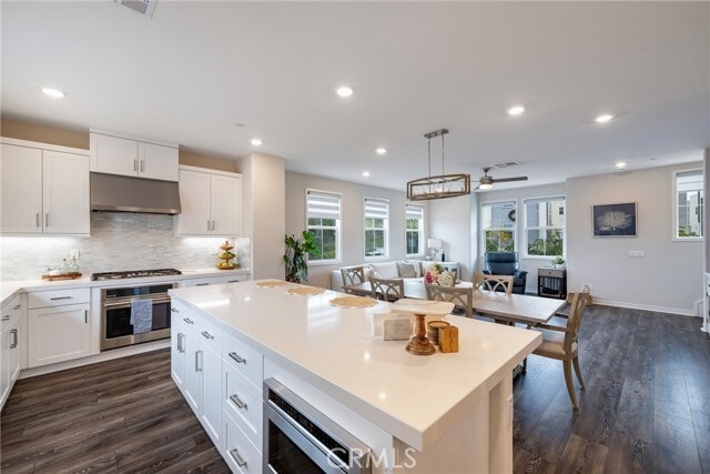 Building Photo - 6 Pony Ct