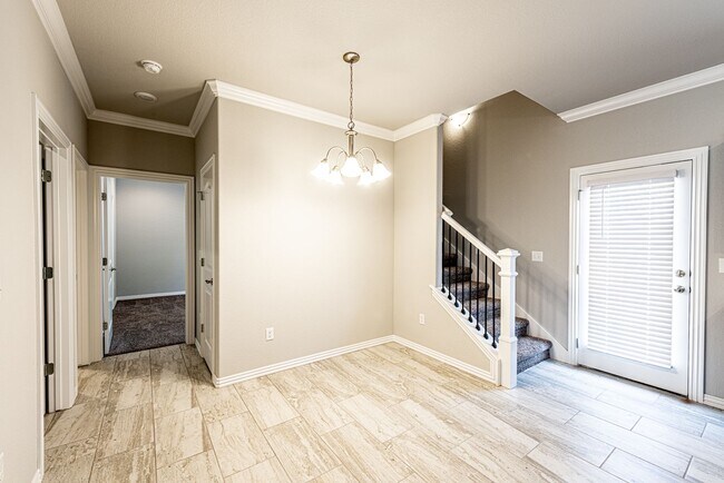 Building Photo - 505 W Laurel Ave, Rogers, AR 72758