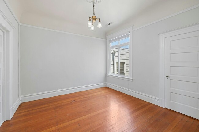 Building Photo - 263-267 South Van Ness Avenue, Unit 267