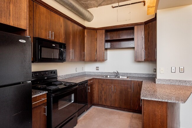 Building Photo - 41 Burroughs St