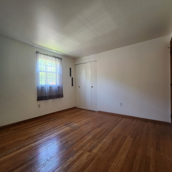 Bedroom 2 - 139 Whitestown Vlg