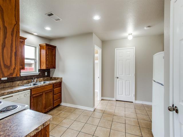 Building Photo - 1208 Boxwood Dr