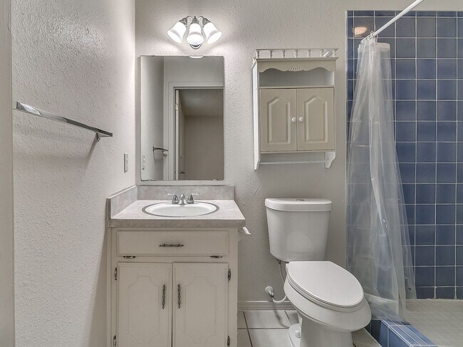 Building Photo - 2b 2ba in Piedmont Schools