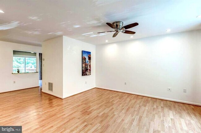 Building Photo - 13676 Barren Springs Ct