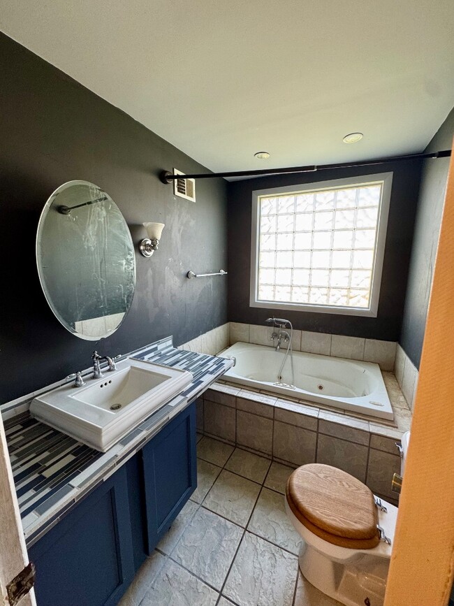 Building Photo - 209 SW 7th St