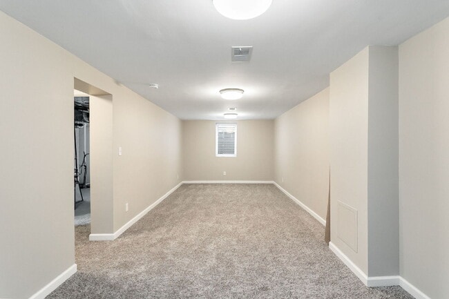 Building Photo - 410 W Angela Blvd