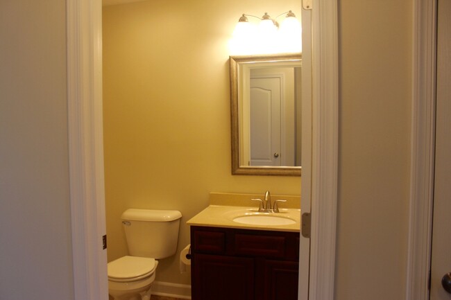 Building Photo - 113 Cedar Point Ln