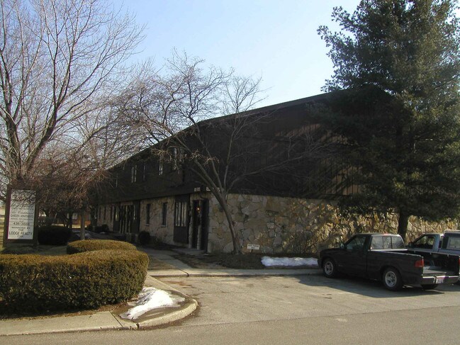Building Photo - Lodge Apartments