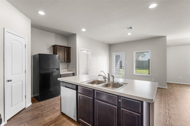 Building Photo - 5214 Perkins Rdg Wy