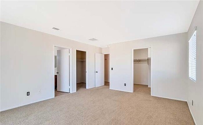 Building Photo - 71667 Sunnyvale Ct