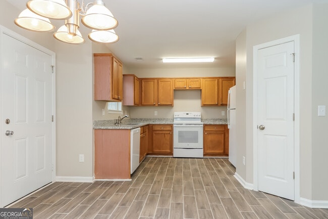 Building Photo - 312 Harris Ave