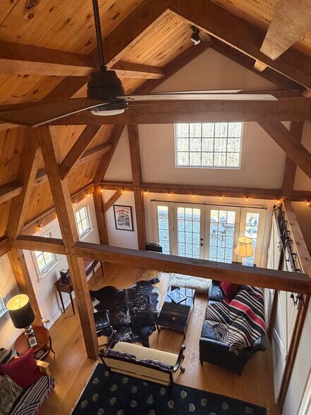 Building Photo - 300 Chestnut Hill Rd