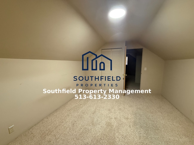 Building Photo - 7147 Bluecrest Dr