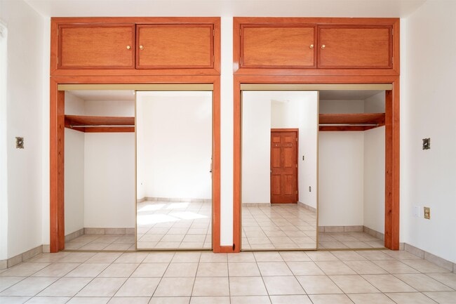 Building Photo - 724 17th St