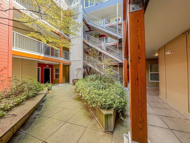 Building Photo - Great Location! 1bd/1bth Belltown Condo, $1,900/mo.