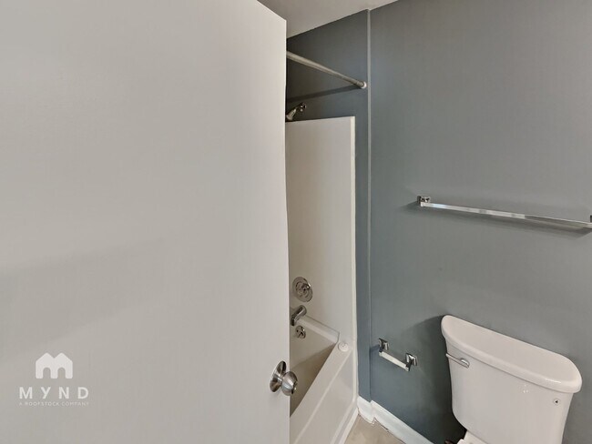 Building Photo - 1021 Churchill Downs Ct
