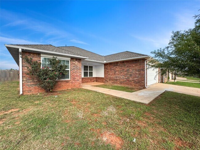 Building Photo - 2717 Sugar Pne Dr