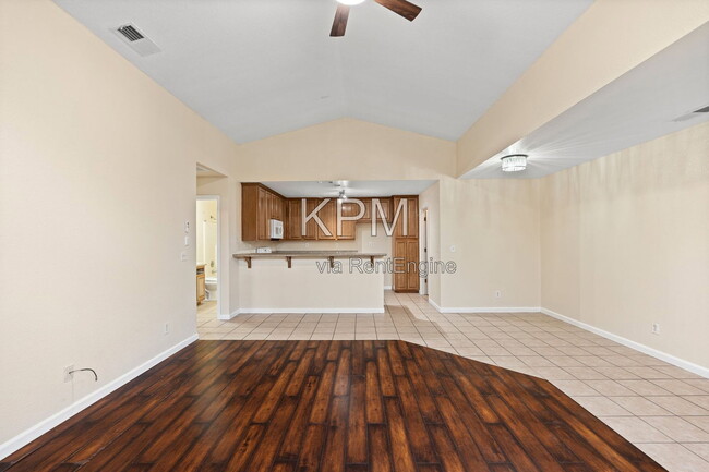 Building Photo - 1544 Emily Ct