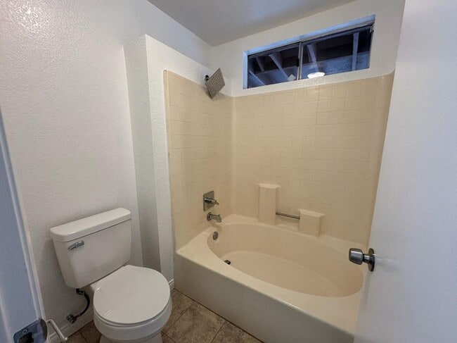 Building Photo - 4605 Acapulco St