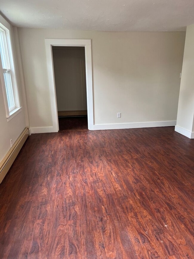 Building Photo - 5 Elm St