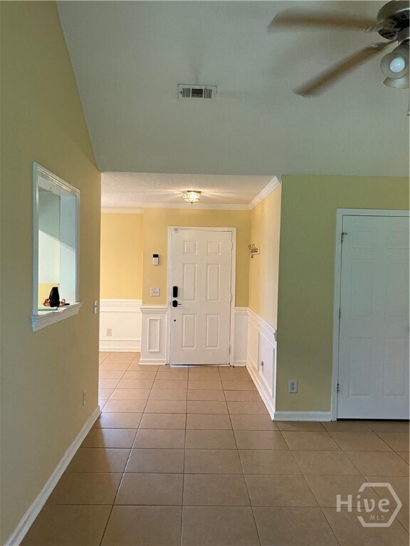 Building Photo - 164 River Bend Dr