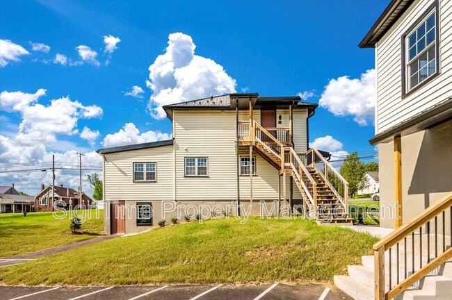 Building Photo - 15207 National Pike