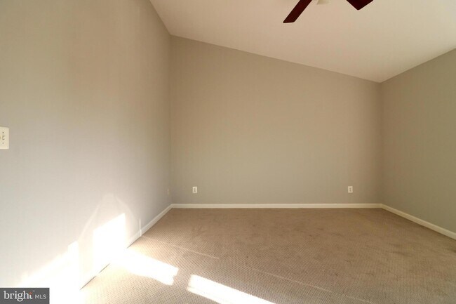 Building Photo - 2581 Sutters Mill Dr