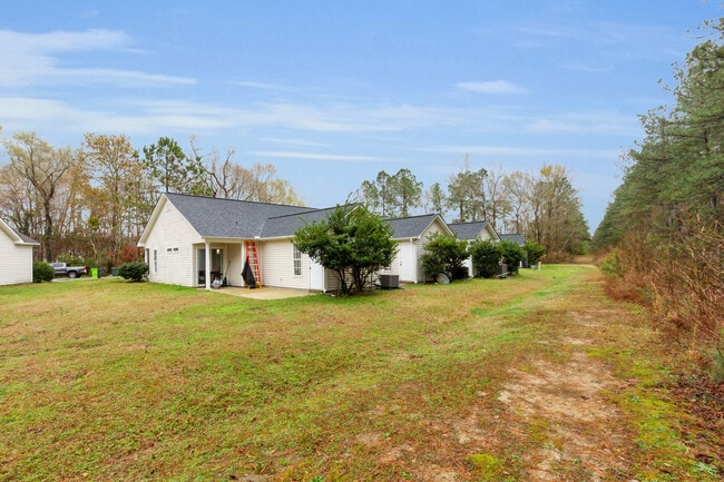 Building Photo - 3825 Elizabeth Ave