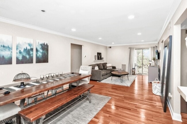 Building Photo - 52 Brookside Ln