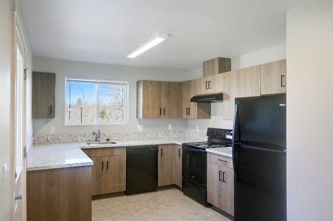Building Photo - 2Bd/2Ba Upper Level Apartment Unit - Avail...