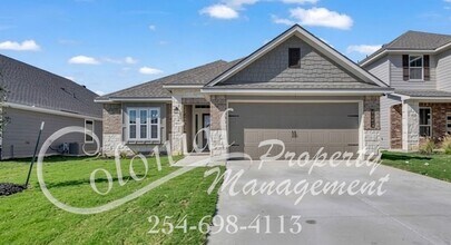 Building Photo - AVAILABLE NOW!