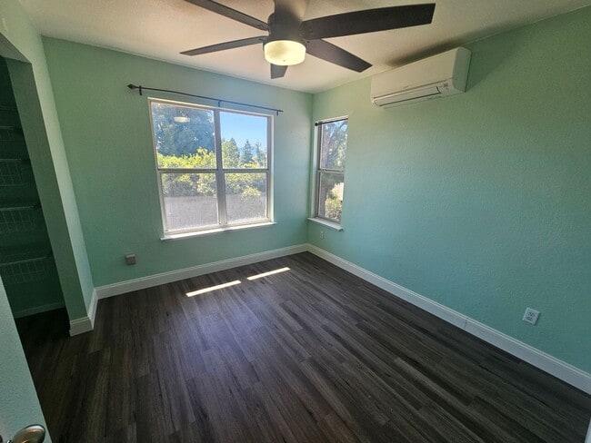 Building Photo - 19055 Ravenhill Rd