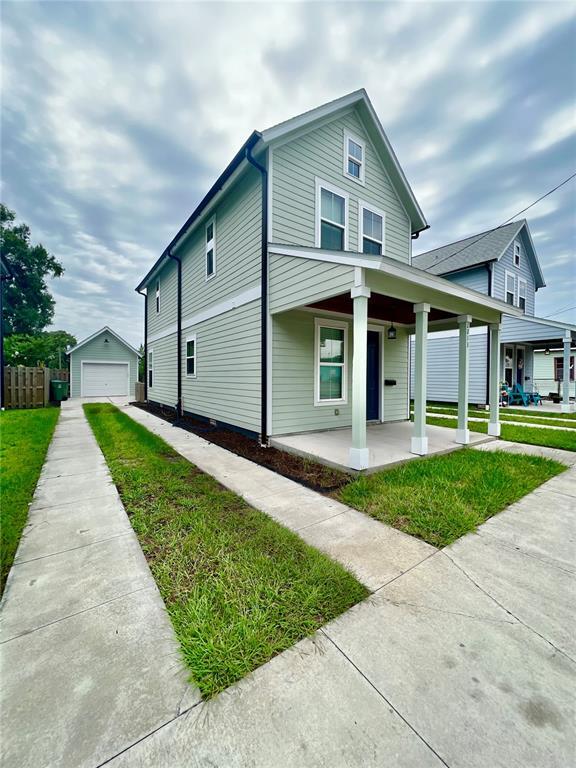 Building Photo - 2213 E 11th Ave