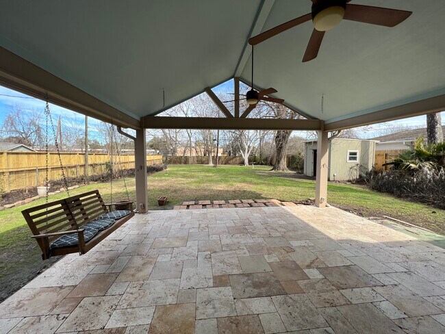 Building Photo - 5322 Saxon Dr