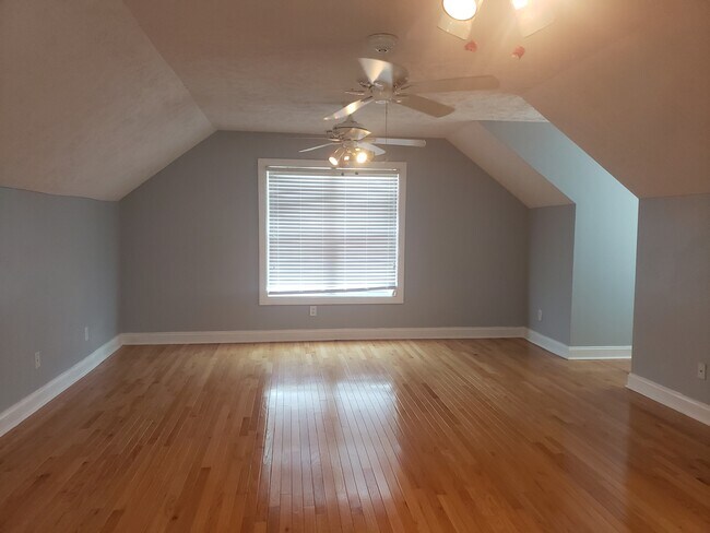 Building Photo - 1169 S Parker Church Rd