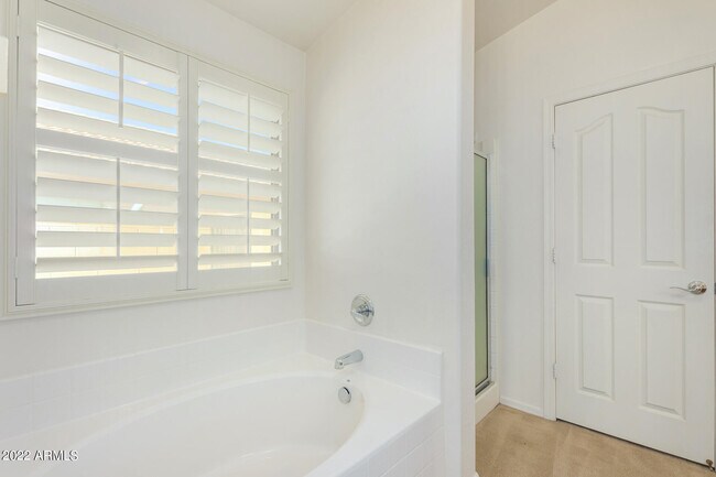 Building Photo - 433 E Jasper Dr