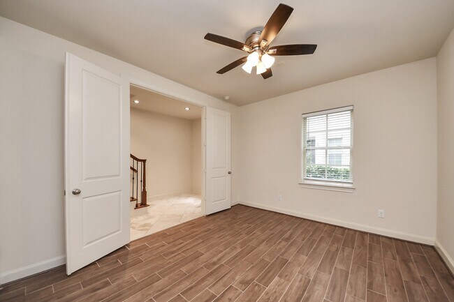 Building Photo - 2061 Fannin Station N