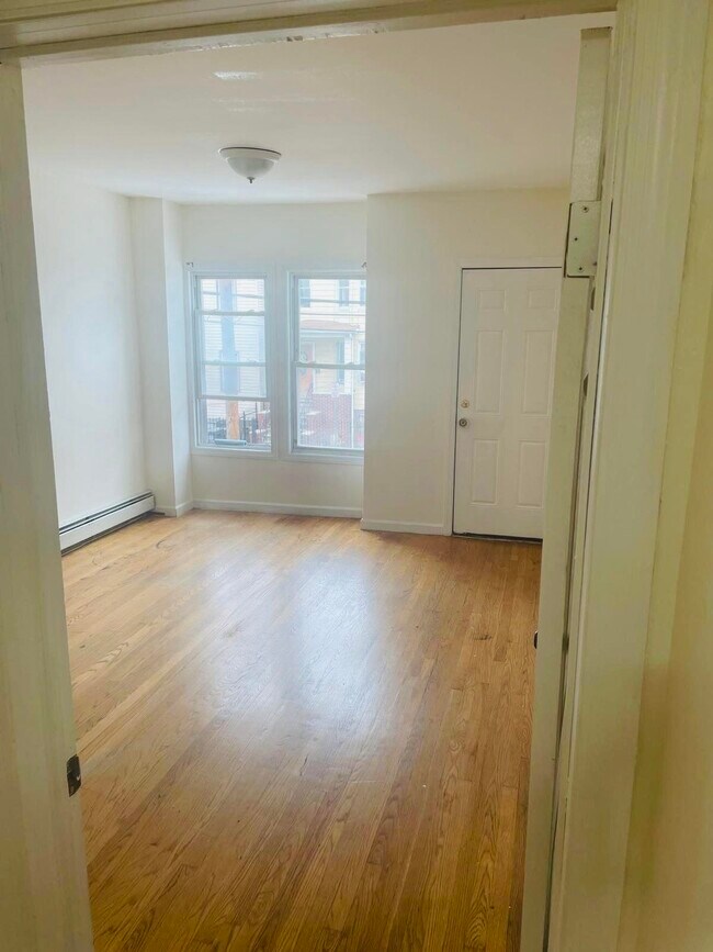 Building Photo - 62 Highland Ave