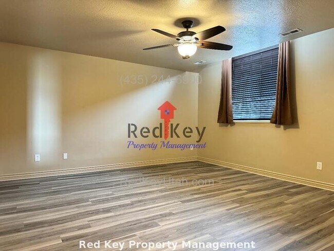 Building Photo - 770 N Single Family Home