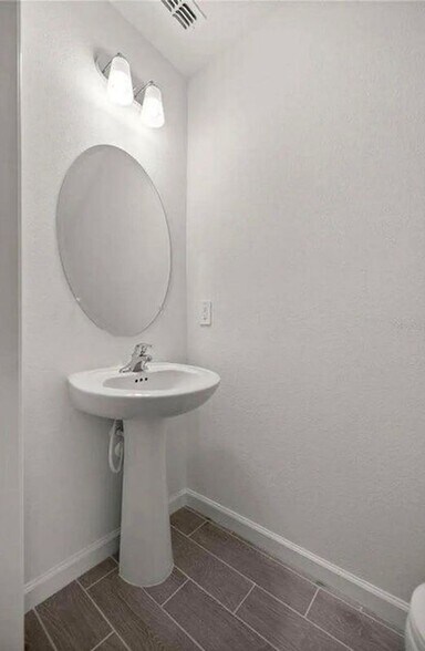 Building Photo - 3550 SE 37th Ave Rd